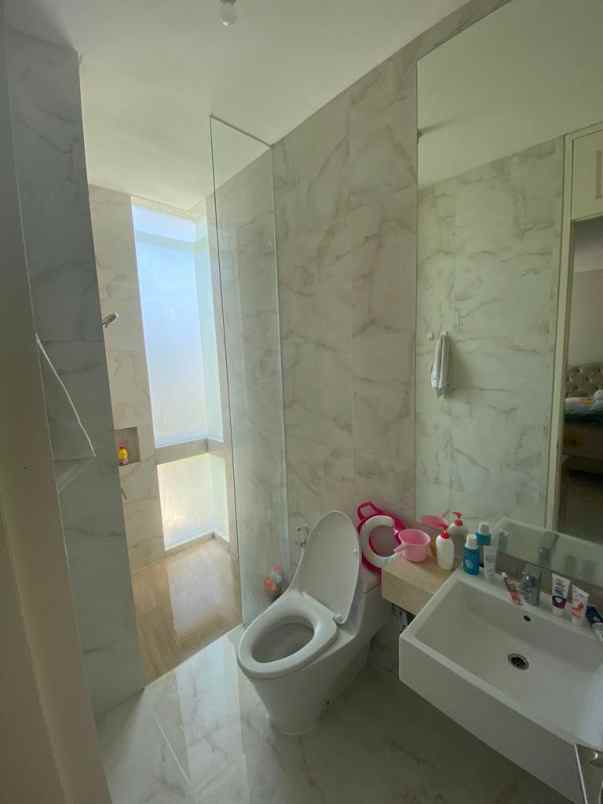 dijual rumah mewah grand pakuwon surabaya barat