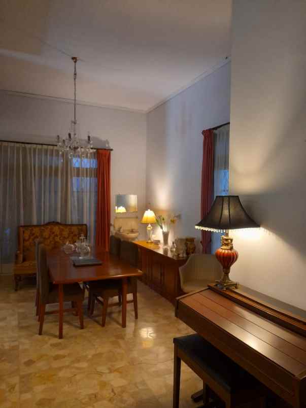 dijual rumah mewah srengseng kebon jeruk jakarta barat