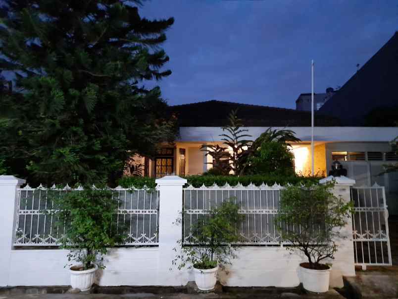 dijual rumah mewah srengseng kebon jeruk jakarta barat