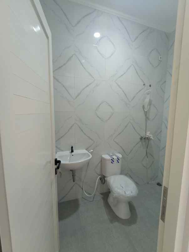 dijual rumah mulyosari