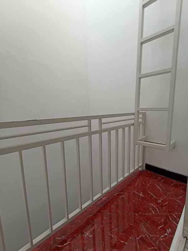 dijual rumah mulyosari