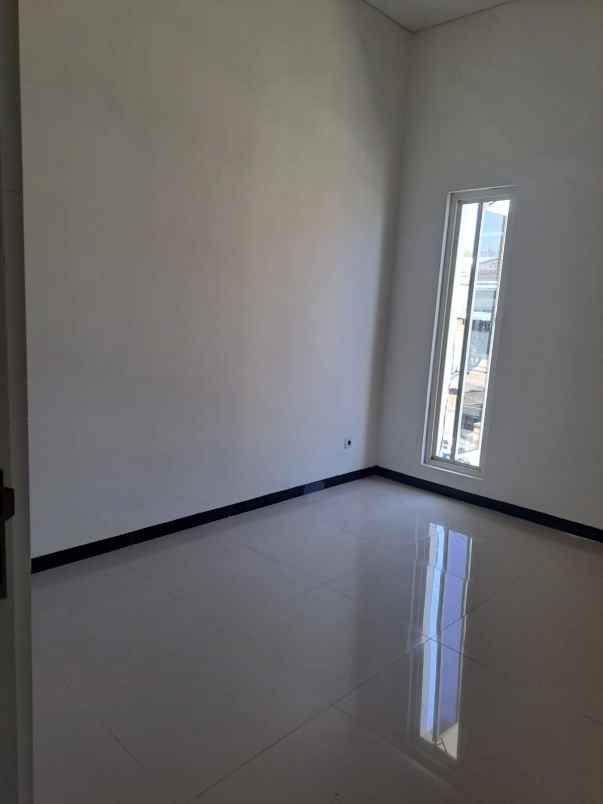 dijual rumah mulyosari