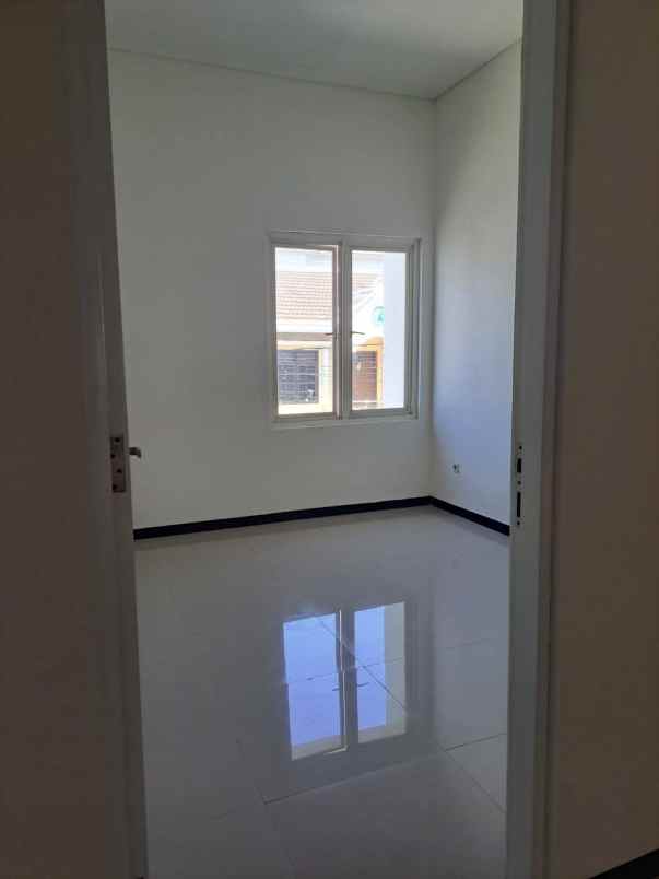 dijual rumah mulyosari