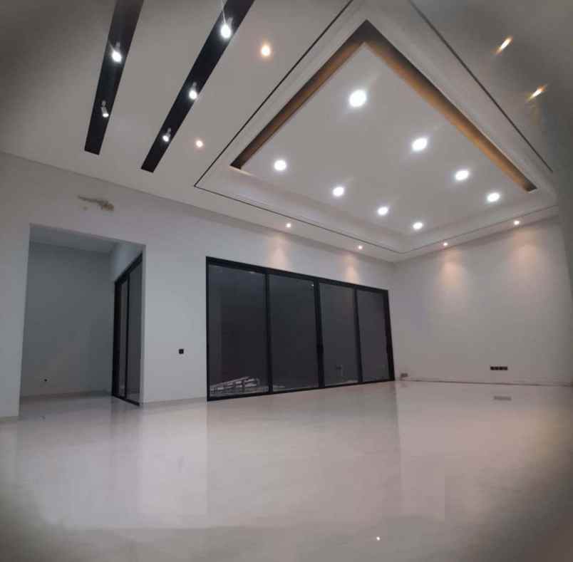 dijual rumah newton hill citraland surabaya