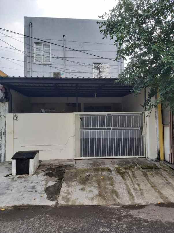Rumah Second Ngagel Surabaya Dekat Raya Manyar Pucang Kondisi Terawat