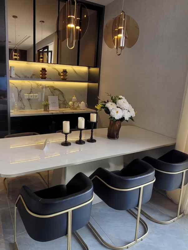 dijual rumah ngesrep