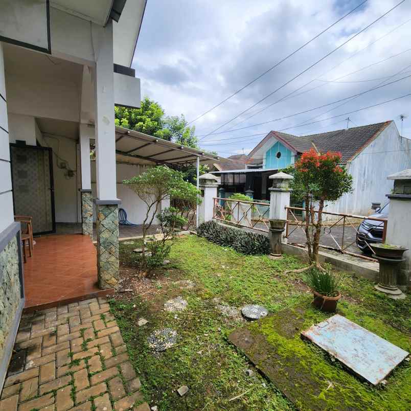 dijual rumah ngesrep