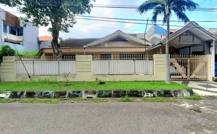 dijual rumah nginden intan