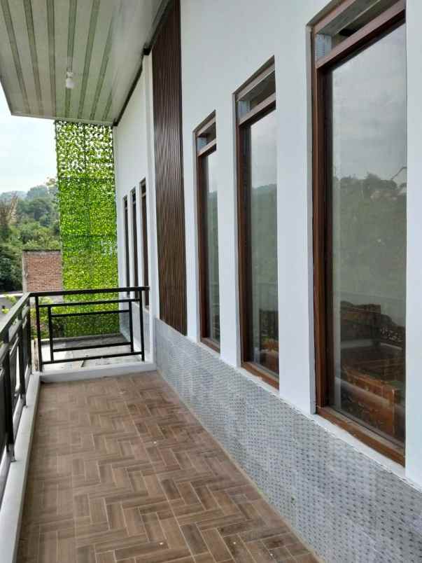 dijual rumah padasuka