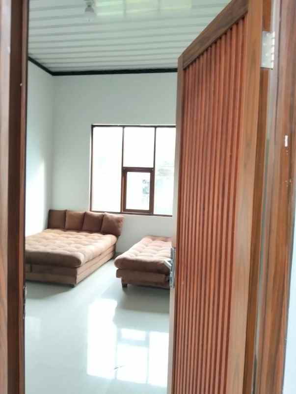 dijual rumah padasuka