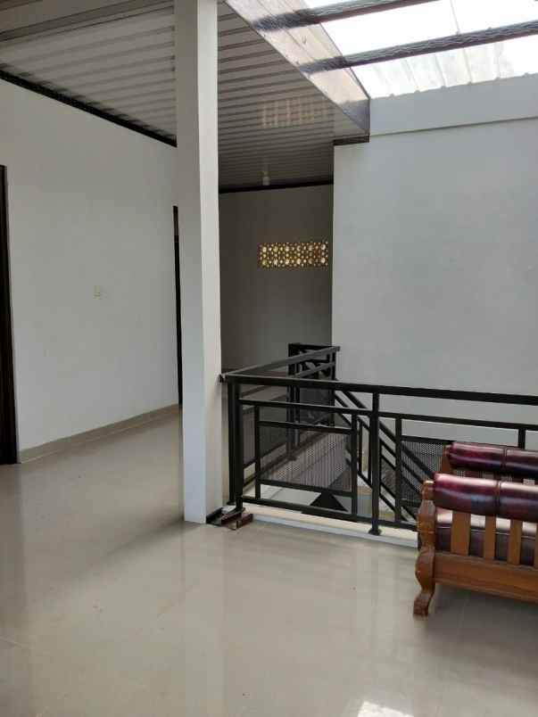 dijual rumah padasuka