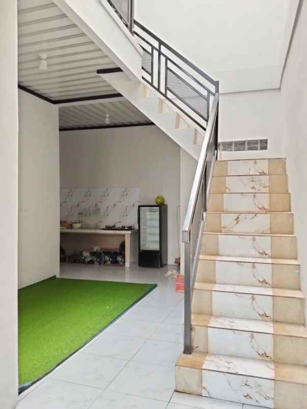 dijual rumah padasuka