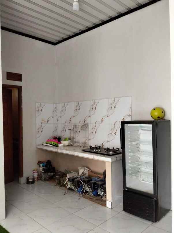 dijual rumah padasuka