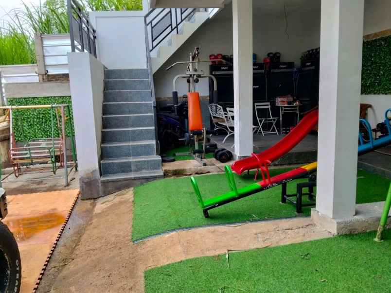 dijual rumah padasuka