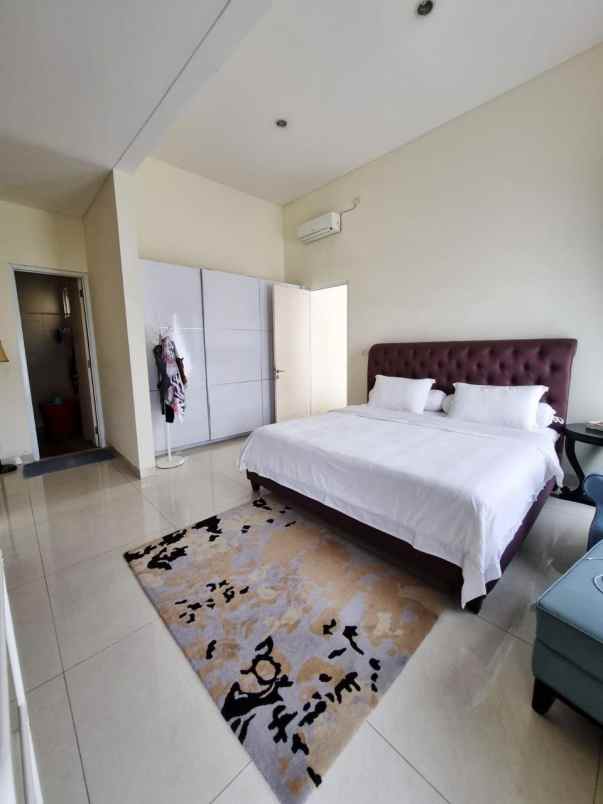 dijual rumah padurenan