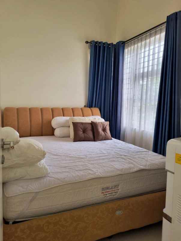 dijual rumah padurenan