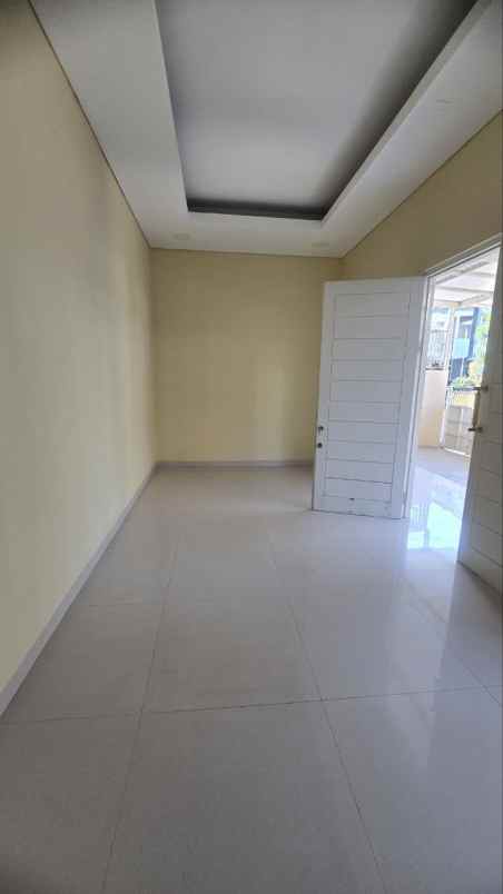 dijual rumah pakuwon city