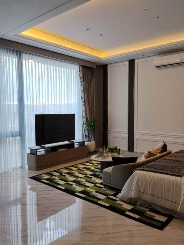 dijual rumah pakuwon city