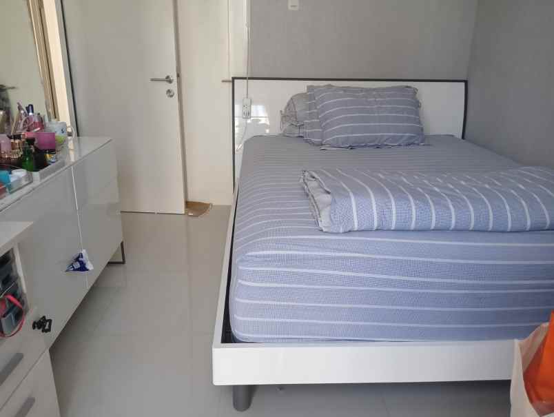 dijual rumah pakuwon city grand island