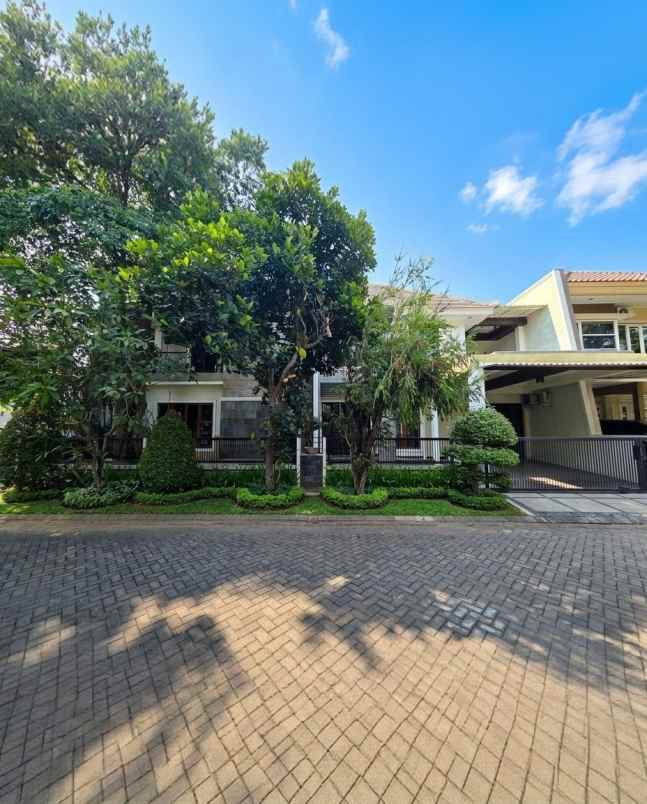 dijual rumah pakuwon city surabaya timur