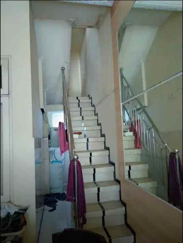 dijual rumah palm spring jambangan