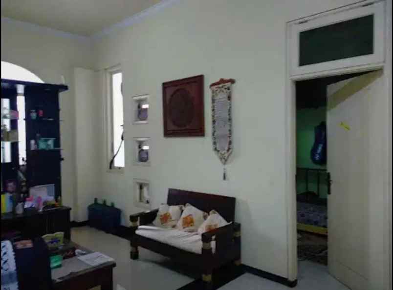 dijual rumah palm spring jambangan
