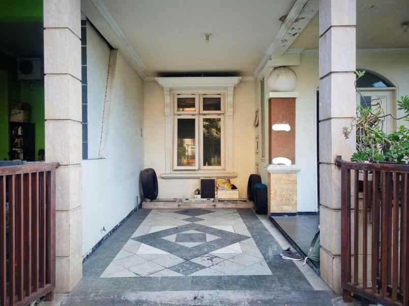 dijual rumah palm spring jambangan