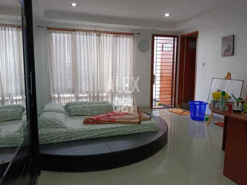 dijual rumah palmerah jakarta pusat