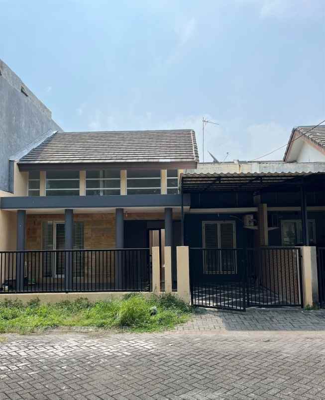 dijual rumah pantai mentari
