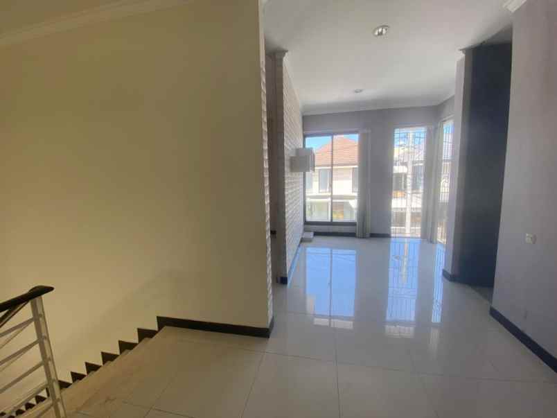 dijual rumah pantai mentari hampton