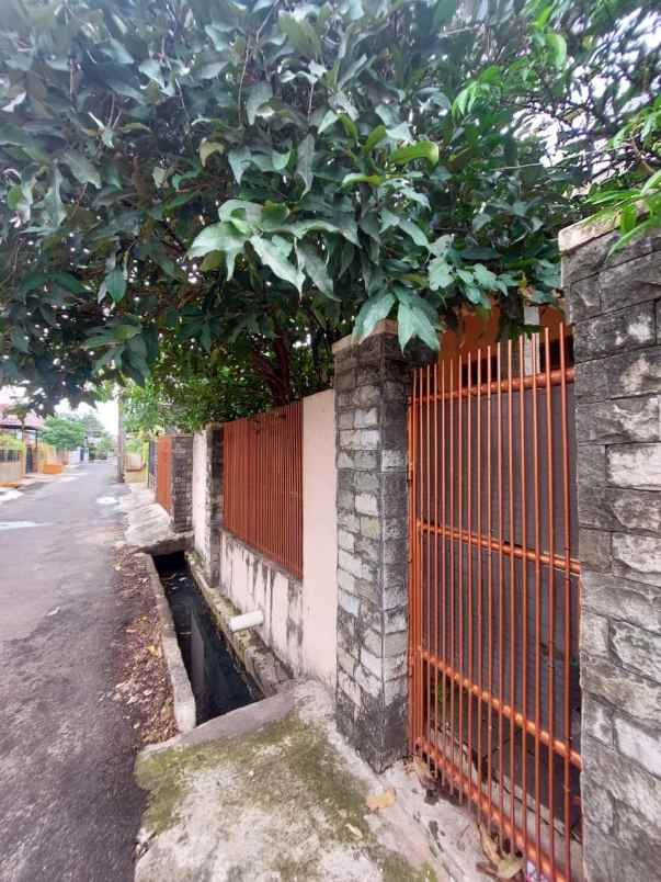 dijual rumah pekayon