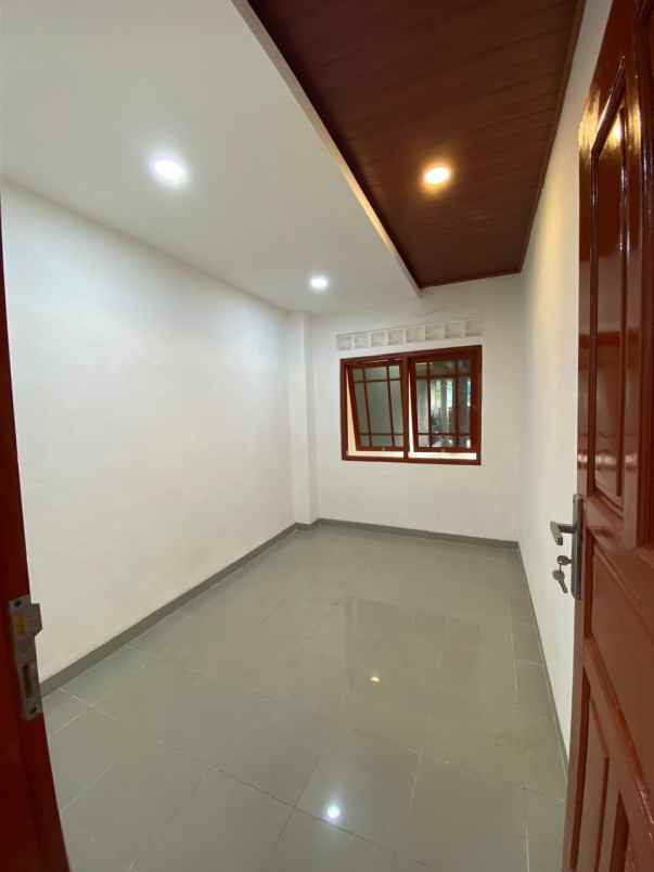 dijual rumah permata kemang bojong
