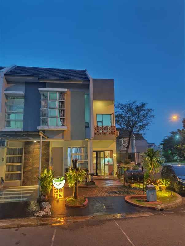 dijual rumah perumahan grand wisata