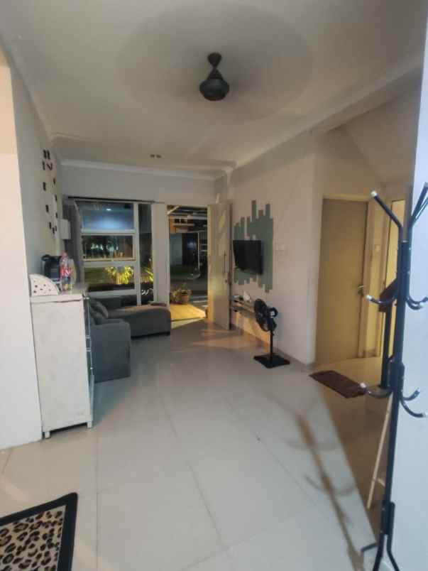 dijual rumah perumahan grand wisata