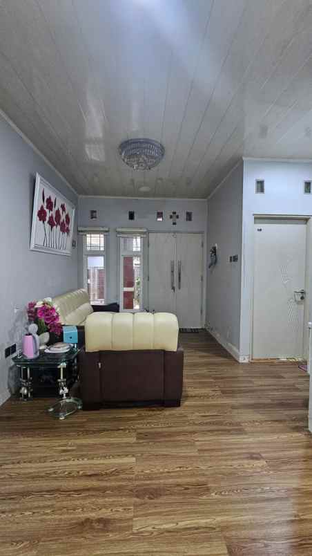 dijual rumah perumahan metland menteng