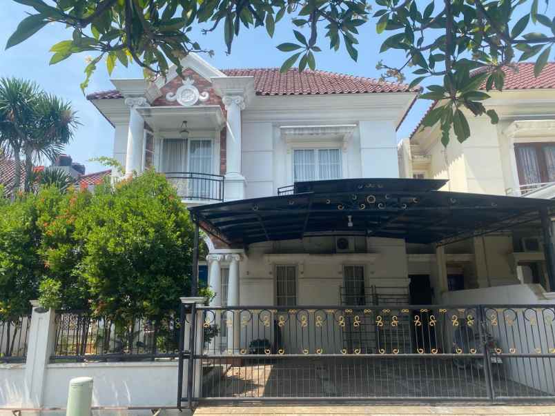 dijual rumah perumahan royal residence