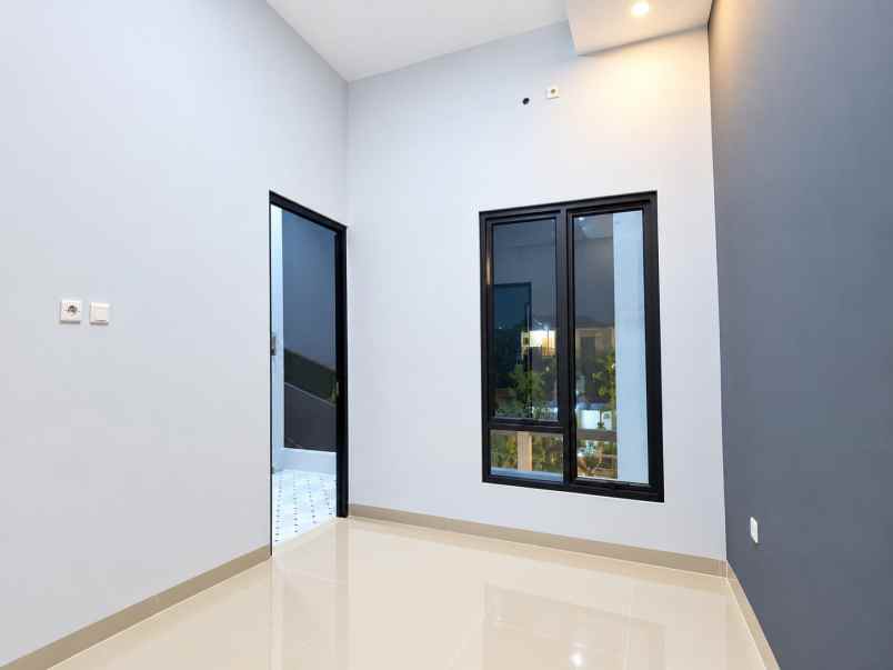 dijual rumah perumahan villa indah