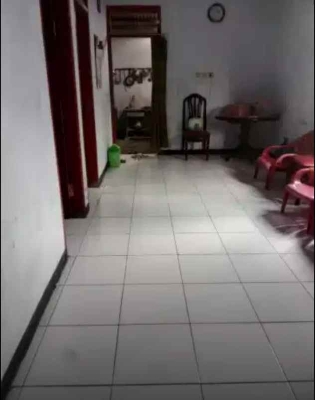 dijual rumah pinggir jalan utama