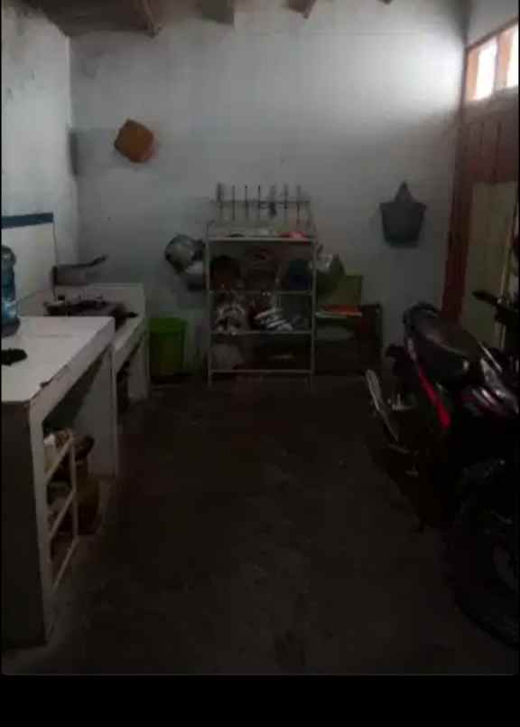 dijual rumah pinggir jalan utama