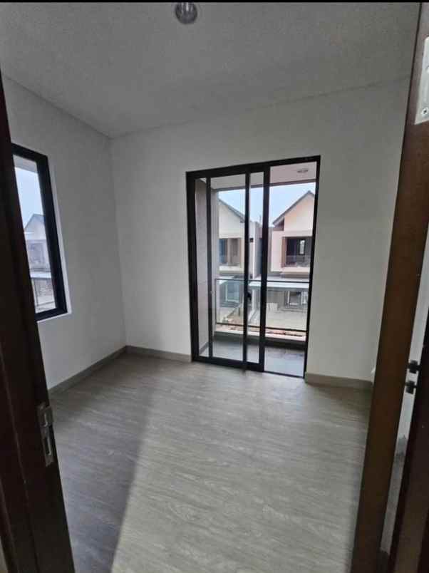 dijual rumah podomoro park