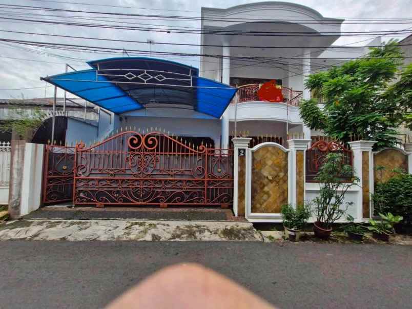 dijual rumah pondok bambu