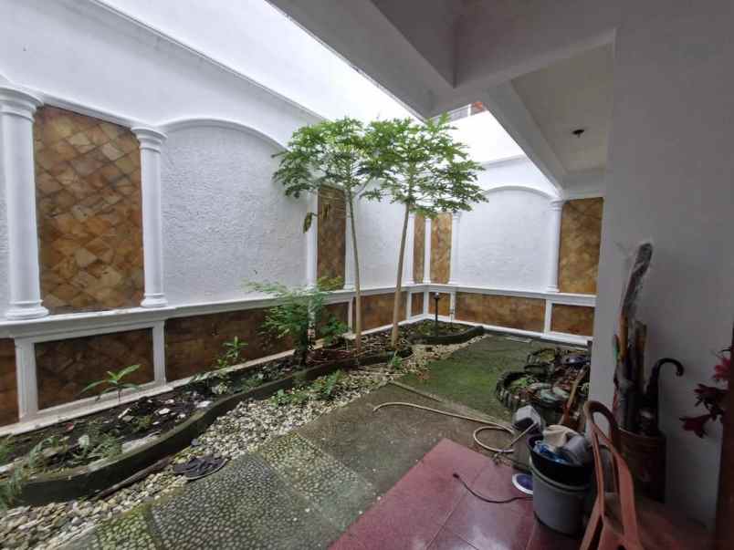 dijual rumah pondok bambu