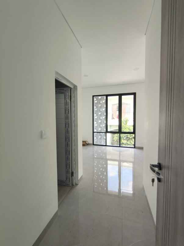 dijual rumah pondok bambu jakarta timur