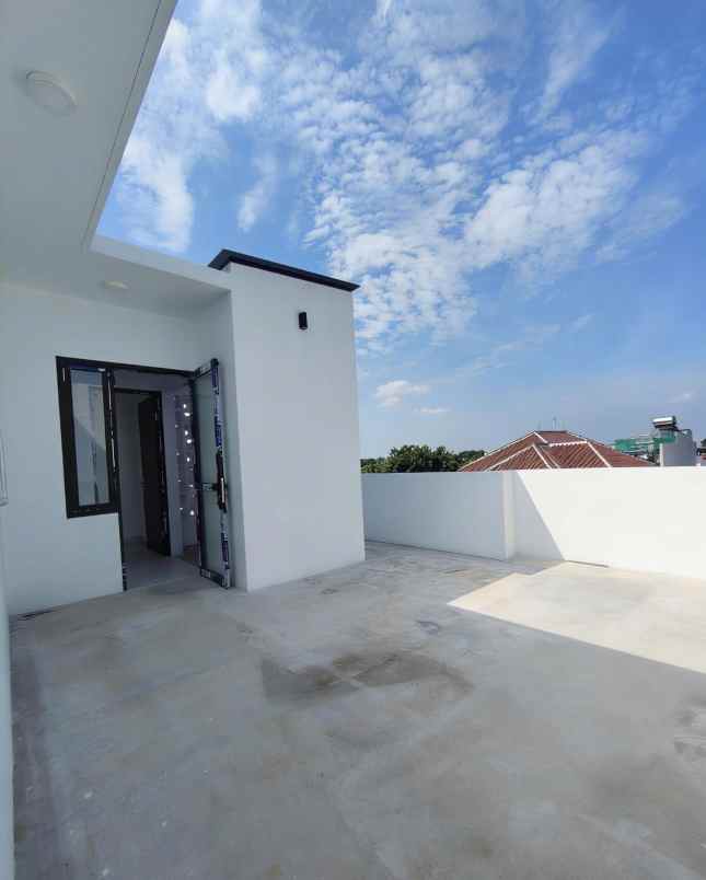 dijual rumah pondok bambu jakarta timur