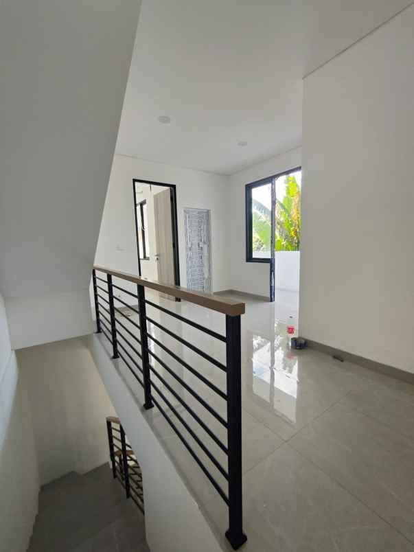 dijual rumah pondok bambu jakarta timur