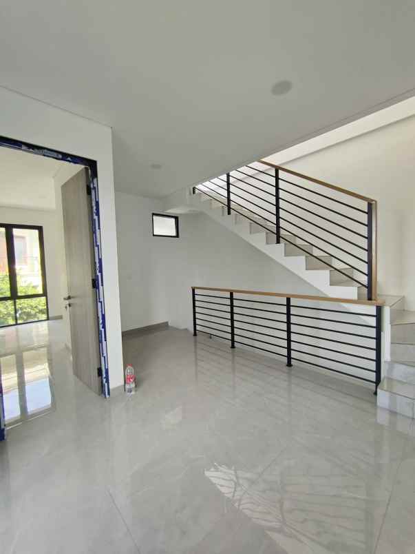 dijual rumah pondok bambu jakarta timur