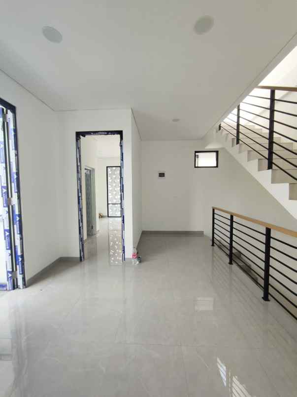 dijual rumah pondok bambu jakarta timur