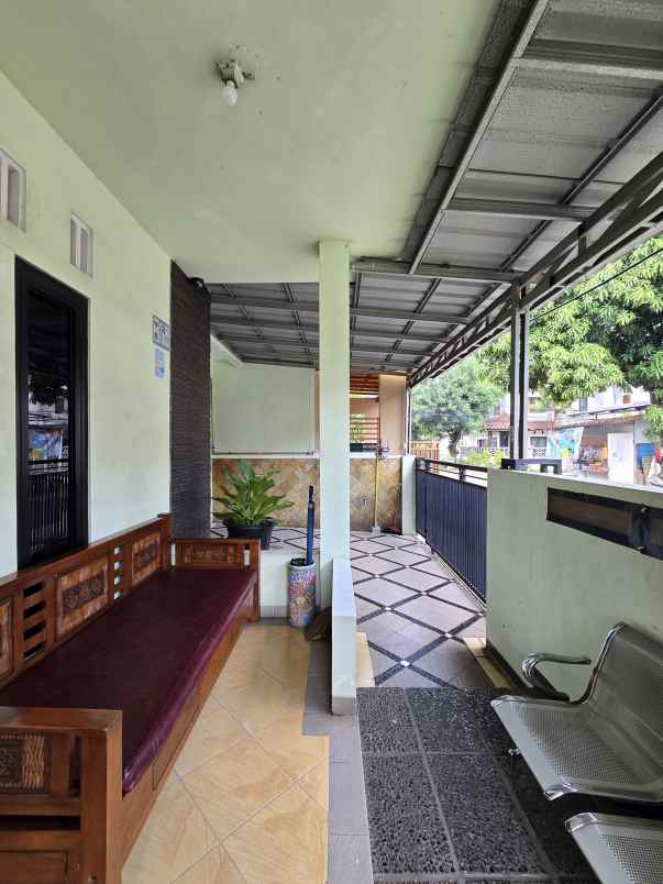 dijual rumah pondok kelapa