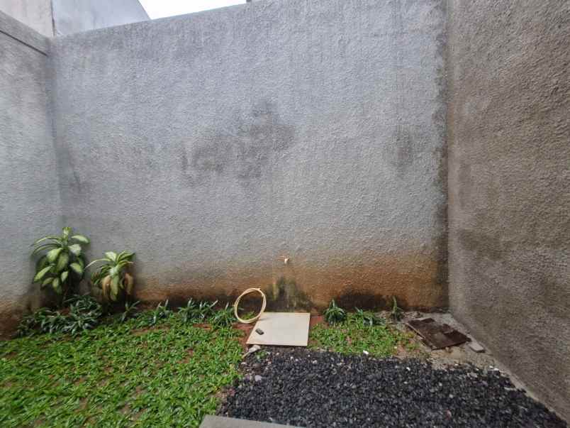 dijual rumah pondok kelapa