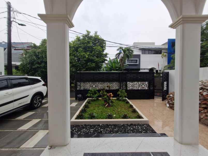 dijual rumah pondok kelapa